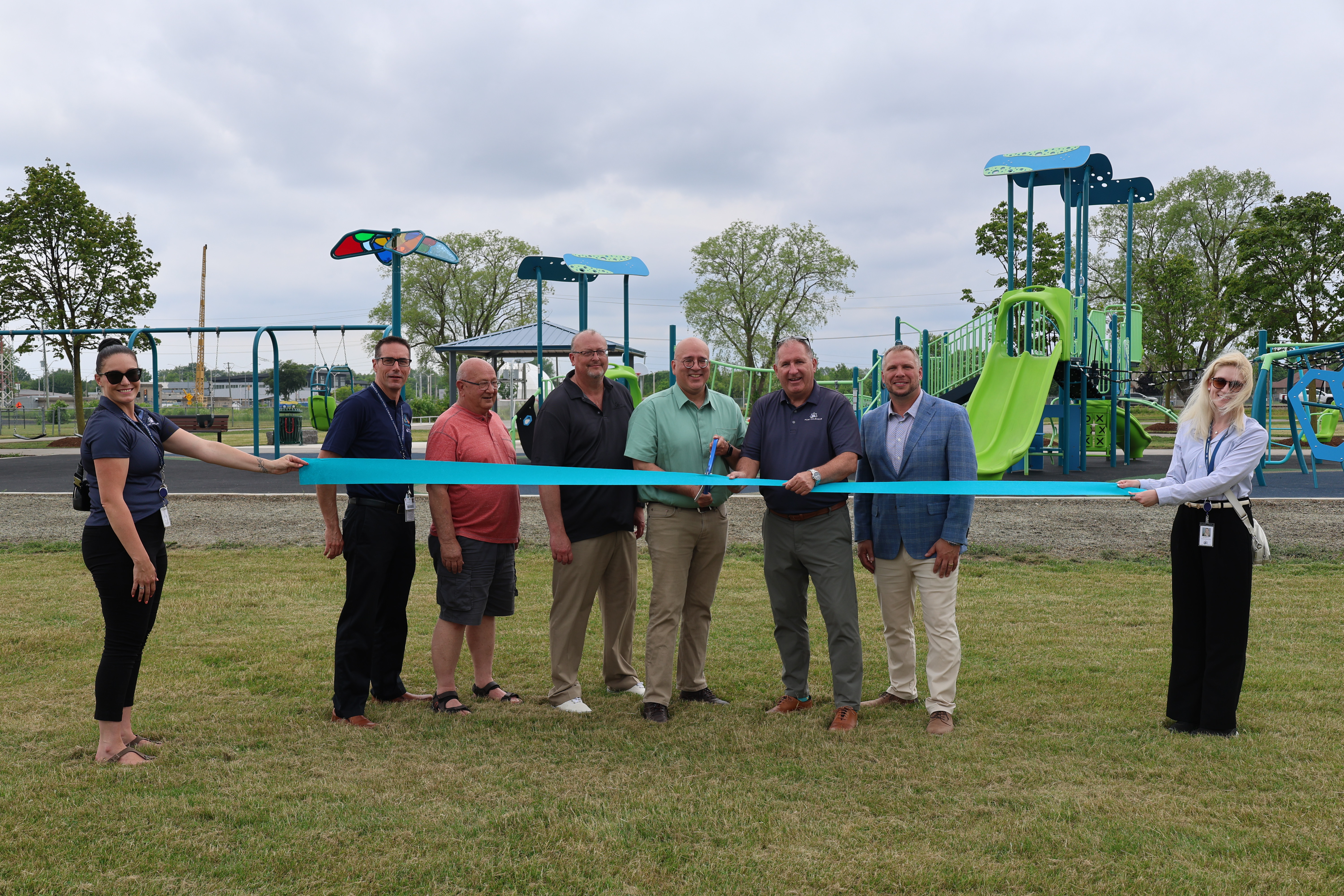 lockview ribbon cutting