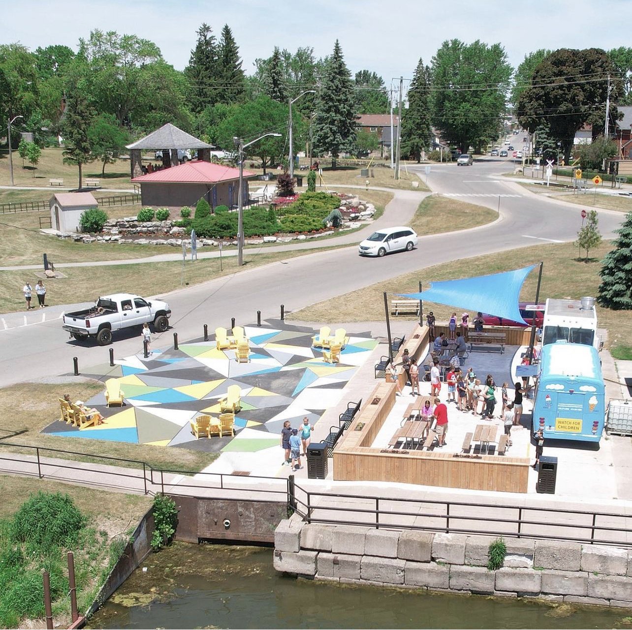 Photo of H.H. Knoll Lakeview Parkette